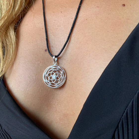 Rose Of Venus Necklace Silver Pendant