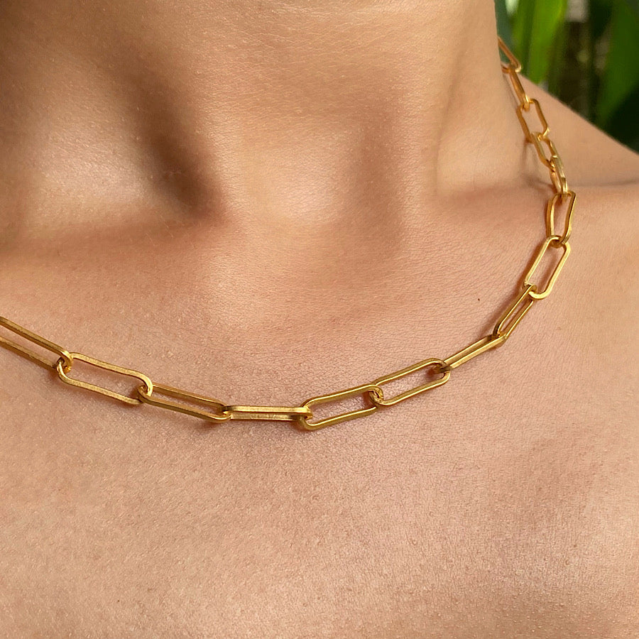 Gold cable link necklace with pearls