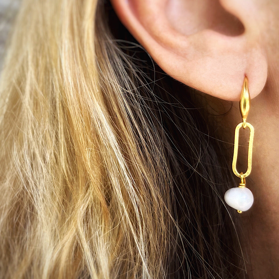 Gold plated cable link chain earrings with freshwater pearls