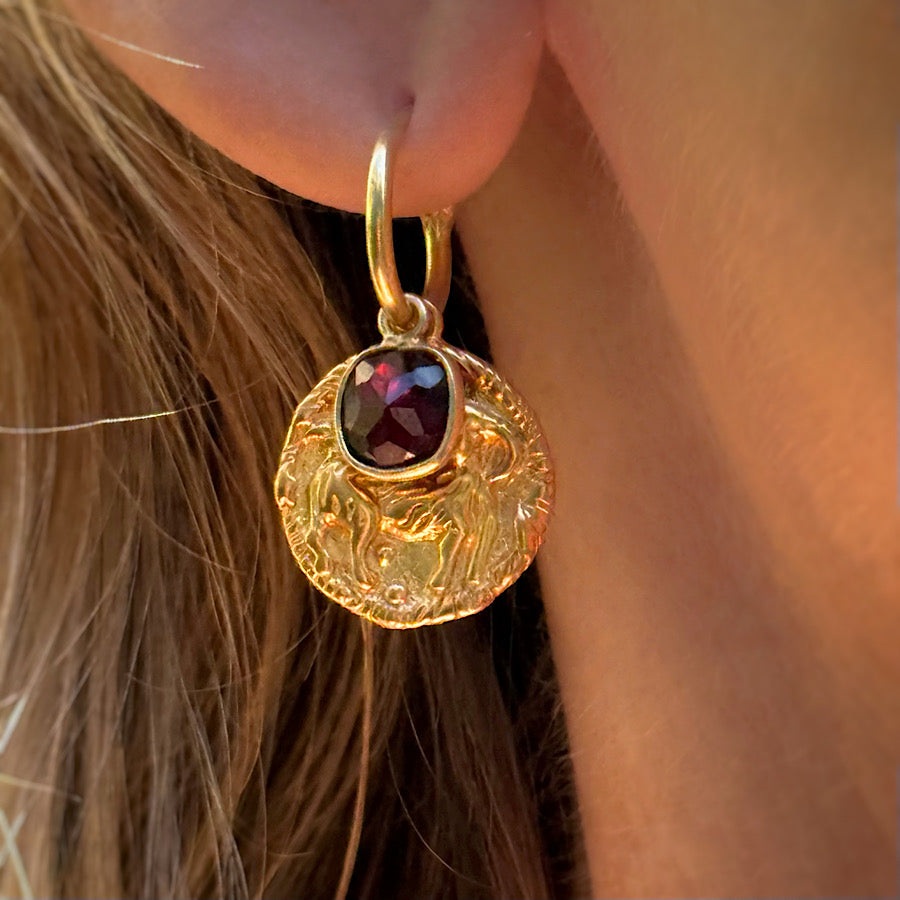 Capricorn Zodiac Star Sign Gold Earrings Garnet birthstones