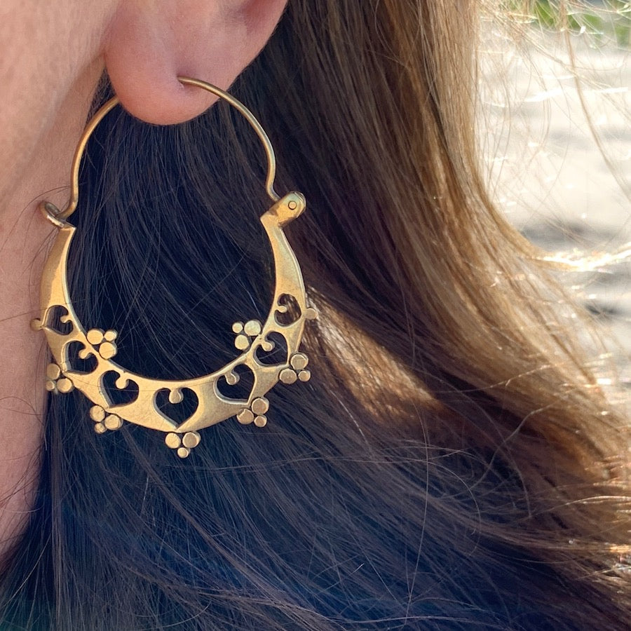TRIBAL HEARTS brass earrings